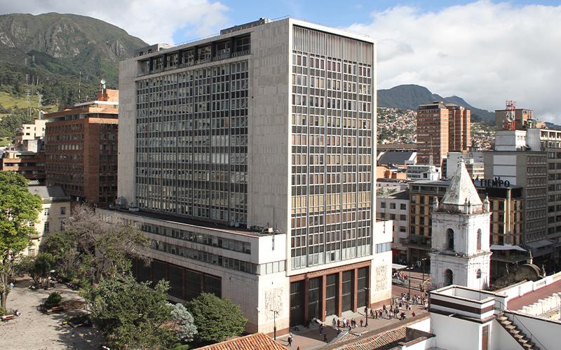 Photograph of the Banco de la República's main building in Bogotá.